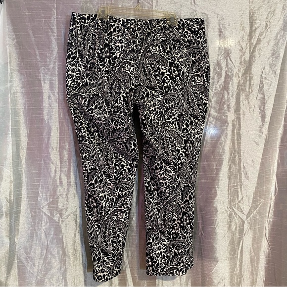 Lauren by Ralph Lauren floral stretch pants, 3 pocket GUC SZ 16W nice pants - Picture 5 of 11